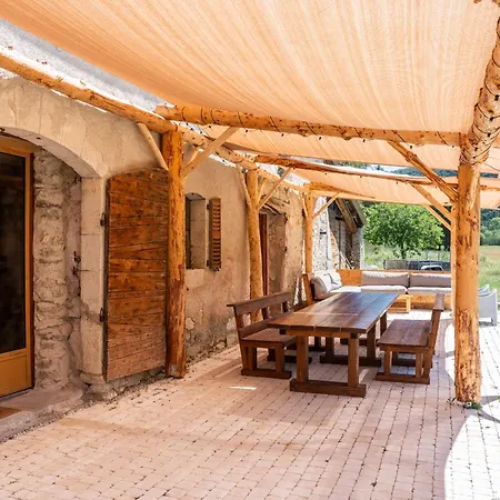 Le Moulin De Castellane